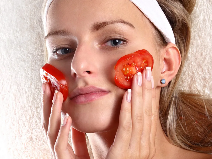 Cà chua hỗ trợ điều trị mụn hiệu quả